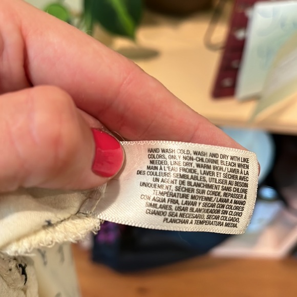 Old Navy key print flowy top (size L) - Picture 9 of 9